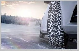 Какие шины лучше зимой: шире или уже?